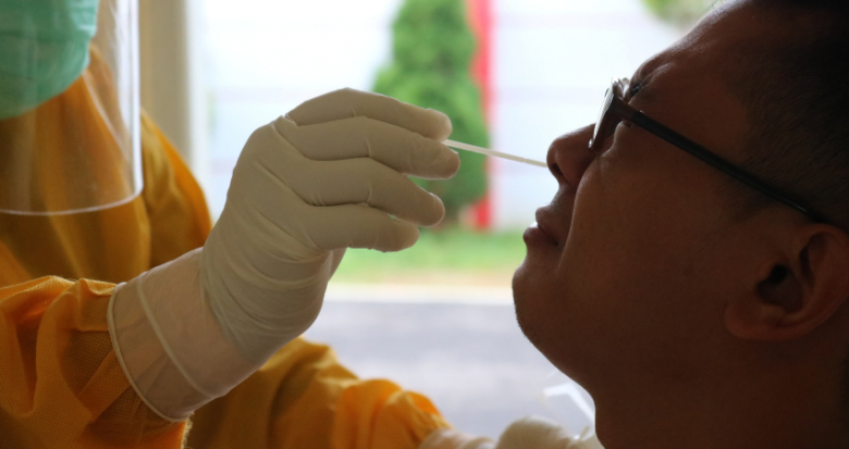 COVID-19: esfregaço nasal ajuda a prever a severidade do vírus