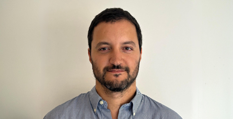 "Terapêutica tópica não-fluoroquinolona é mais eficaz em casos de otorreia com resistência às fluoroquinolonas"